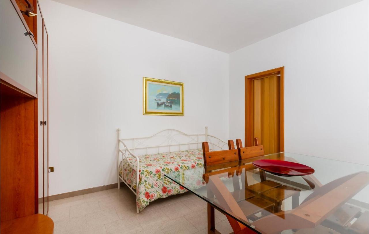 Lovely Apartment In Carovigno With Kitchen Kültér fotó